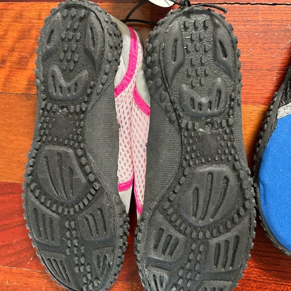 NWT Water Shoes - Children’s size 1-2 - Bundle of 3 Pairs - Picture 6 of 10